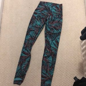 Size 6 Lululemon high waisted patterned leggings